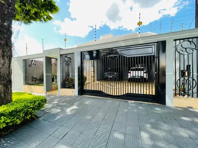 Casa com 3 Quartos à venda, 308m² no Vila Morangueira, Maringá