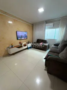 Casa com 3 Quartos à venda, 224m² no Santa Mônica, Uberlândia