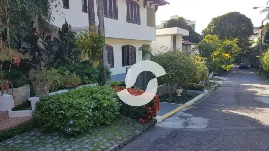 Casa de Condomínio com 5 Quartos à venda, 194m² no Charitas, Niterói