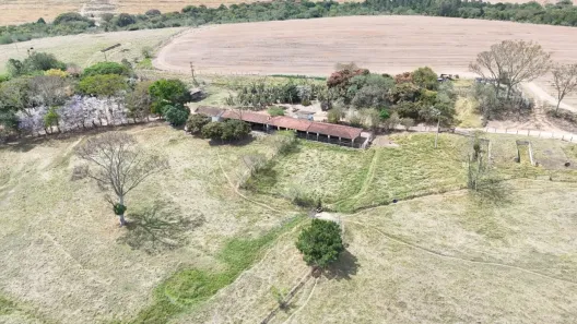 Fazenda/Sítio com 2 Quartos à venda, 90m² no Área Rural de Itapetininga, Itapetininga