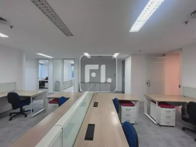 Sala Comercial para alugar, 135m² no Vila São Francisco (Zona Sul), São Paulo