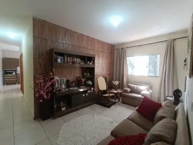 Casa com 2 Quartos à venda, 140m² no Residencial Village Garavelo, Aparecida de Goiânia