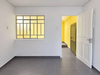Casa com 2 Quartos para alugar, 40m² no Vila Sônia, São Paulo
