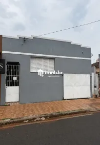 Casa com 3 Quartos para alugar, 165m² no São Benedito, Uberaba