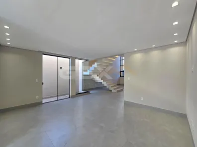 Casa com 4 Quartos à venda, 231m² no Manoel Valinhas, Divinópolis