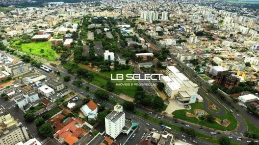 Lote/Terreno à venda, 810m² no Cidade Jardim, Uberlândia