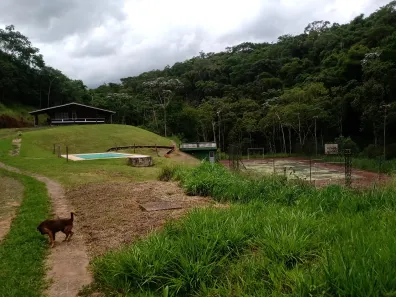 Fazenda/Sítio com 3 Quartos à venda, 14m² no Centro, Jambeiro