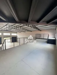 Galpão/Depósito/Armazém à venda, 361m² no Segismundo Pereira, Uberlândia