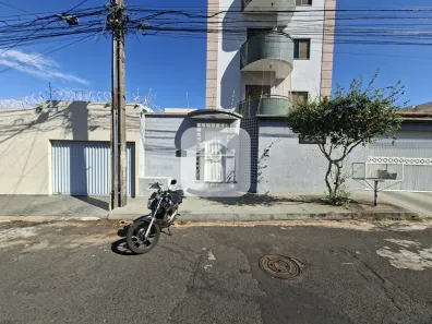 Apartamento com 3 Quartos para alugar, 80m² no Santa Mônica, Uberlândia