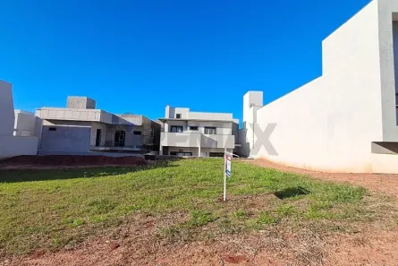 Lote/Terreno à venda, 240m² no Parque Bandeirantes, Umuarama