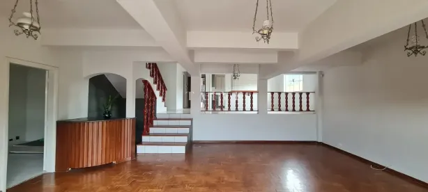Sobrado com 3 Quartos à venda, 193m² no Quebec, Londrina