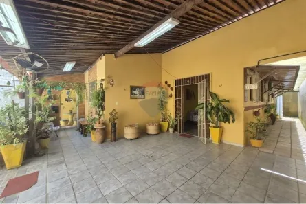 Casa com 3 Quartos à venda, 200m² no Pajuçara, Natal