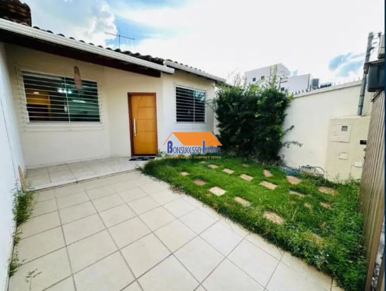 Casa com 3 quartos — Heliópolis, Belo Horizonte