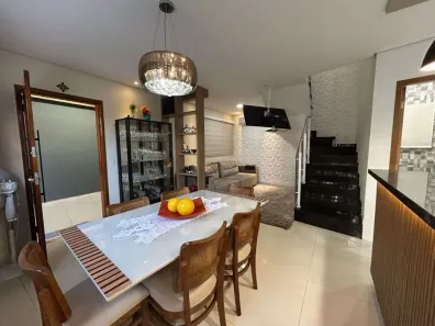 Sobrado com 3 Quartos à venda, 101m² no Guilhermina, Praia Grande