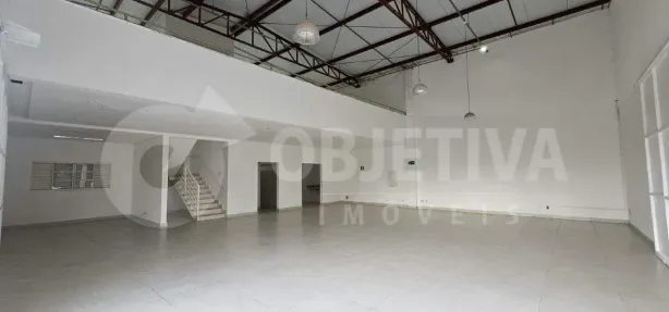 Ponto Comercial para alugar, 277m² no Alto Umuarama, Uberlândia