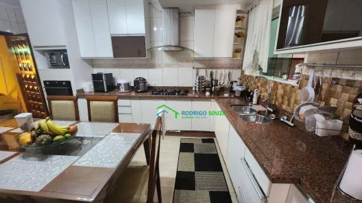 Casa com 3 Quartos à venda, 260m² no Jardim das Belezas, Carapicuíba