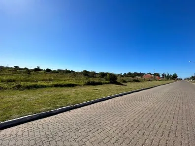 Lote/Terreno à venda, 300m² no Marisul, Imbé