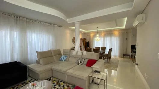 Sobrado com 4 Quartos à venda, 306m² no Floresta, Joinville