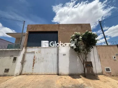 Galpão/Depósito/Armazém à venda, 165m² no Independência, Montes Claros