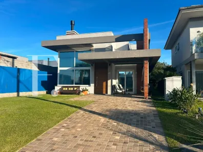 Sobrado com 4 Quartos à venda, 199m² no Centro, Xangri-lá
