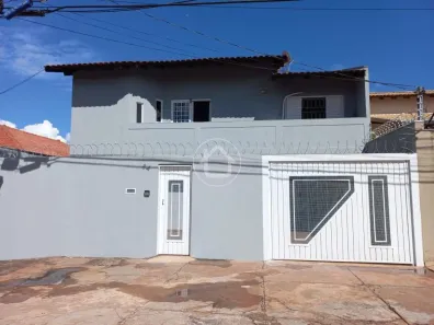 Sobrado com 5 Quartos à venda, 230m² no Vila Ipiranga, Campo Grande