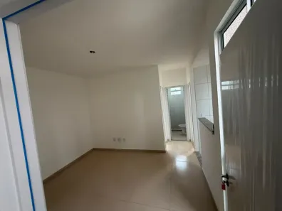 Apartamento com 2 Quartos para alugar, 42m² no Quarenta Horas (Coqueiro), Ananindeua
