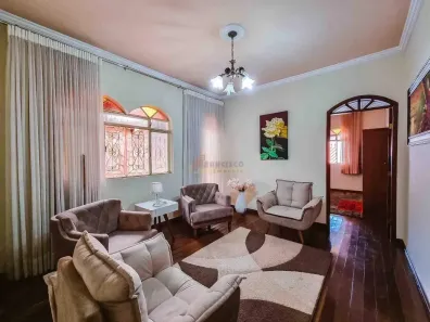 Casa com 3 Quartos à venda, 251m² no Ponte Funda, Divinópolis