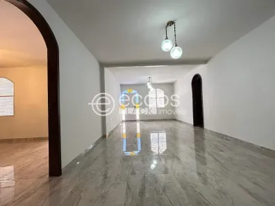 Casa com 4 Quartos à venda, 234m² no Fundinho, Uberlândia