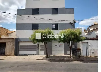 Sala Comercial para alugar, 72m² no Melo, Montes Claros