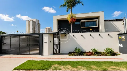 Sobrado com 3 Quartos à venda, 250m² no Parque Residencial Rita Vieira, Campo Grande