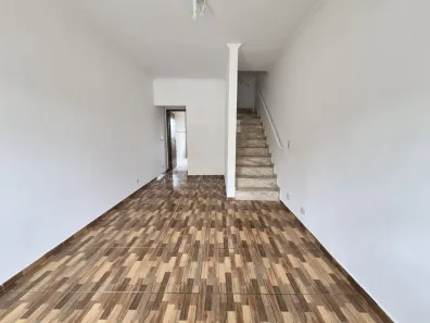 Casa com 2 Quartos para alugar, 144m² no Jardim Guayana, Taboão da Serra