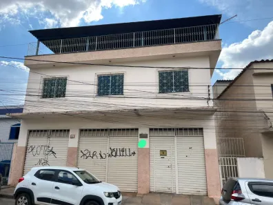 Casa com 3 Quartos à venda, 240m² no Santa Maria, Contagem