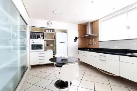 Sobrado com 7 Quartos à venda, 328m² no Vila Madalena, São Paulo