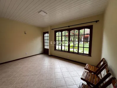 Casa com 2 Quartos para alugar, 70m² no Albuquerque, Teresópolis