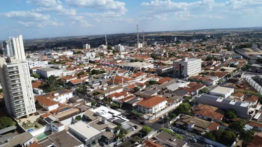 Sobrado com 5 Quartos à venda, 550m² no Centro, Mirassol