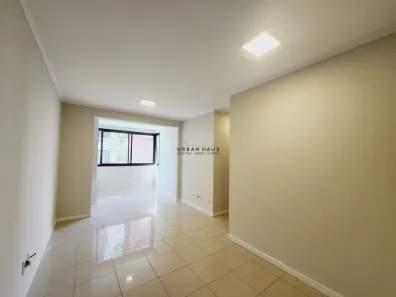 Apartamento com 3 Quartos para alugar, 76m² no São João, Porto Alegre