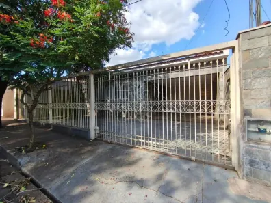 Casa com 5 Quartos para alugar, 241m² no Centro, Araraquara