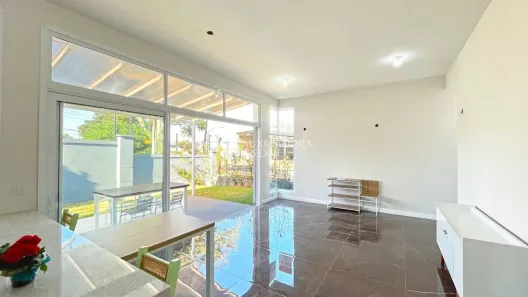 Casa de Condomínio com 3 Quartos à venda, 200m² no Hípica, Porto Alegre