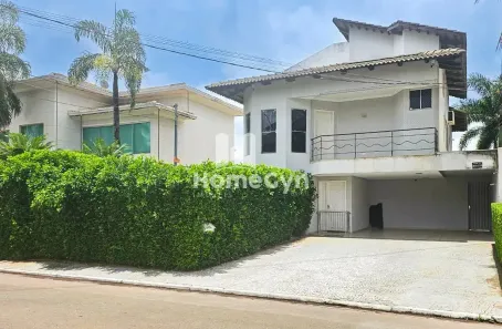 Sobrado com 4 Quartos para alugar, 260m² no Jardins Madri, Goiânia