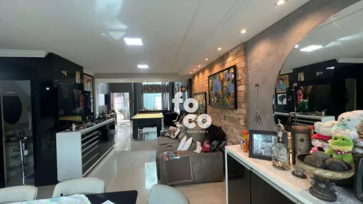 Sobrado com 3 Quartos à venda, 305m² no Cidade Jardim, Uberlândia