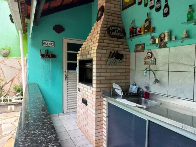 Sobrado com 4 Quartos à venda, 300m² no Residencial Santos Dumont, Brasília