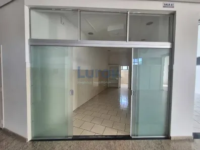 Sala Comercial para alugar, 30m² no Santa Cruz, Valinhos
