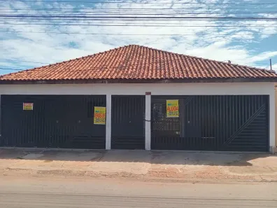Casa com 3 Quartos para alugar, 300m² no Petrópolis, Várzea Grande