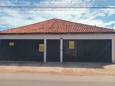 Casa com 3 Quartos para venda ou aluguel, 300m² no Petrópolis, Várzea Grande