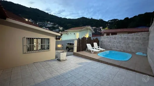 Casa com 3 Quartos à venda, 161m² no Saco dos Limões, Florianópolis