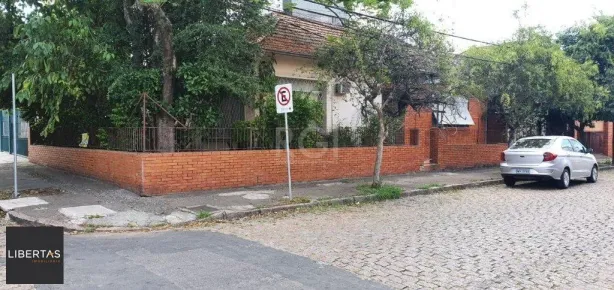 Lote/Terreno à venda, 300m² no Passo da Areia, Porto Alegre