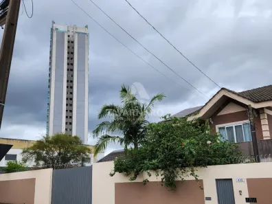 Sobrado com 3 Quartos para alugar, 280m² no Uvaranas, Ponta Grossa