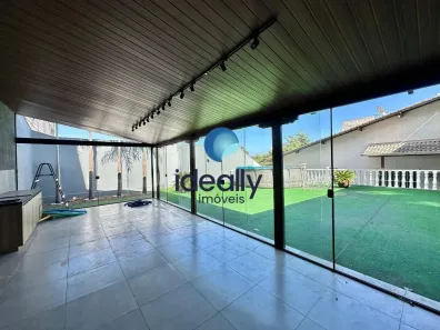 Casa com 3 Quartos para alugar, 180m² no Cabral, Contagem