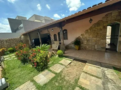 Casa com 3 Quartos à venda, 360m² no Tirol (Barreiro), Belo Horizonte