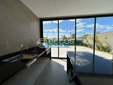 Casa de Condomínio com 3 Quartos à venda, 293m² no Gávea, Uberlândia